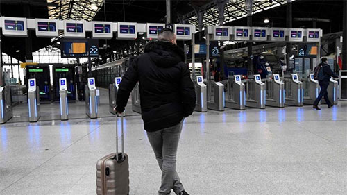 Segundo día de huelga masiva de trabajadores ferroviarios en Francia